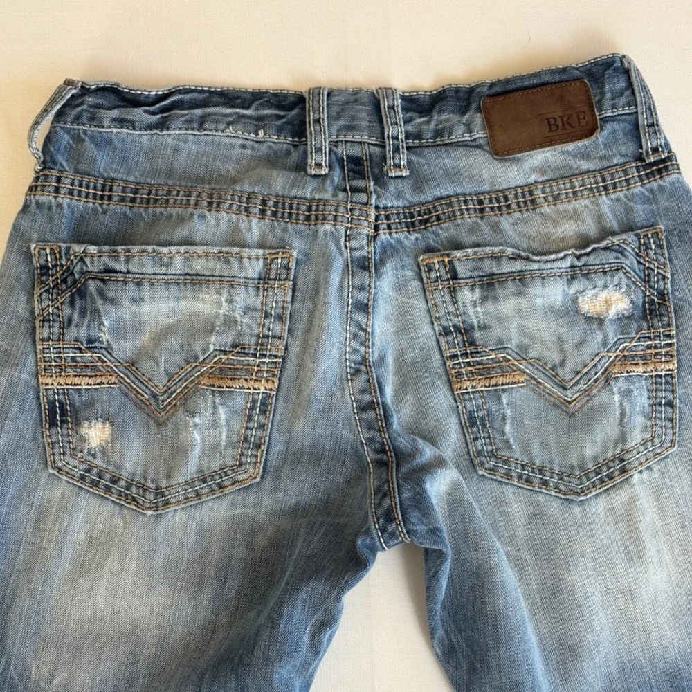BKE Carter Straight Leg Jeans‎ Mens 32x33 Light Wash Distressed Blue Denim
